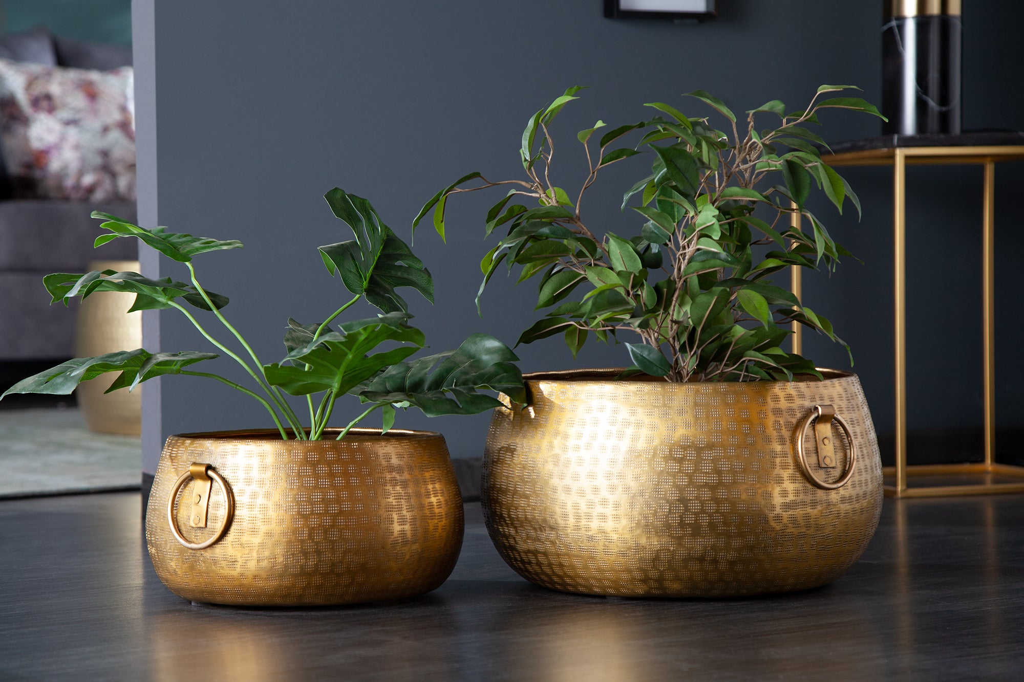 gold plant pot uk Set Of Two Flower Pots Orient 29cm/37cm Metal Gold