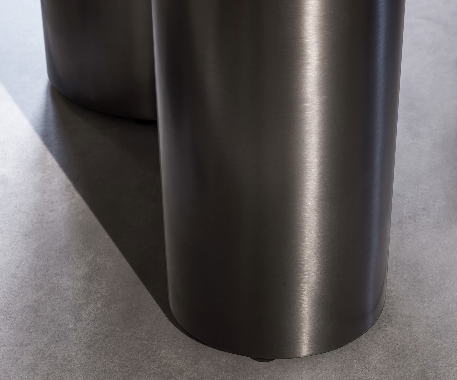 Dining Table Aurora Oval 220cm Ceramic Nero Greco Anthracite Three Pillars Frame Graphite