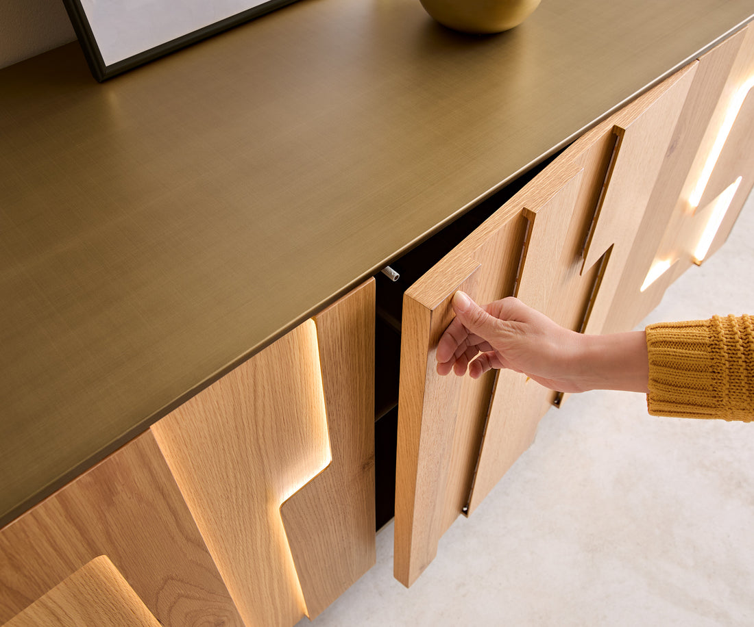Sideboard Taka 200cm 4 Doors White Oak Veneer Acryl Feet