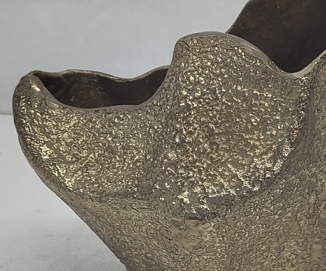 Vase Grotta 31 x 20 x 34 cm Aluminium Champagne Ivory Handmade