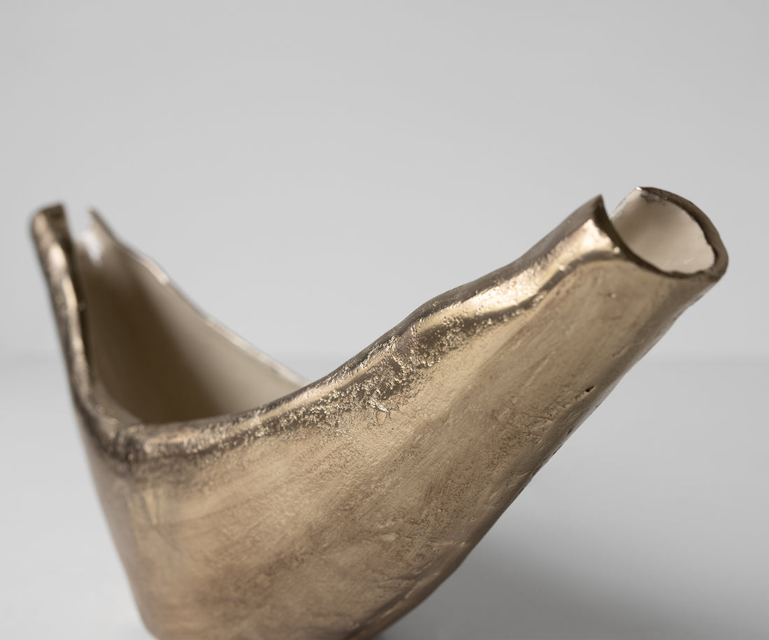 Sculpture Navira 51 x 13 x 20 cm Aluminium Champagne Ivory Handmade