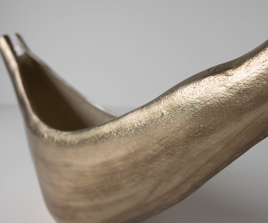 Sculpture Navira 77 x 17 x 31 cm Aluminium Champagne Ivory Handmade