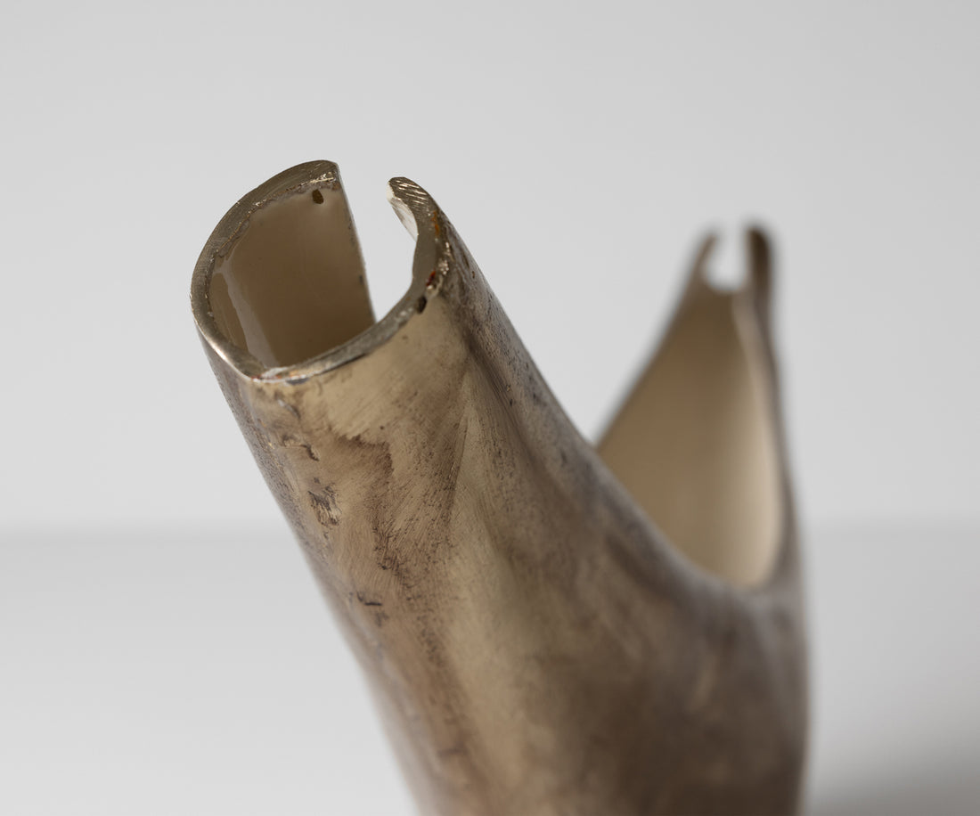Sculpture Navira 77 x 17 x 31 cm Aluminium Champagne Ivory Handmade