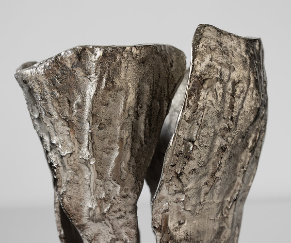Vase Cortana 25 x 19 x 47 cm Aluminium Platinum Handmade