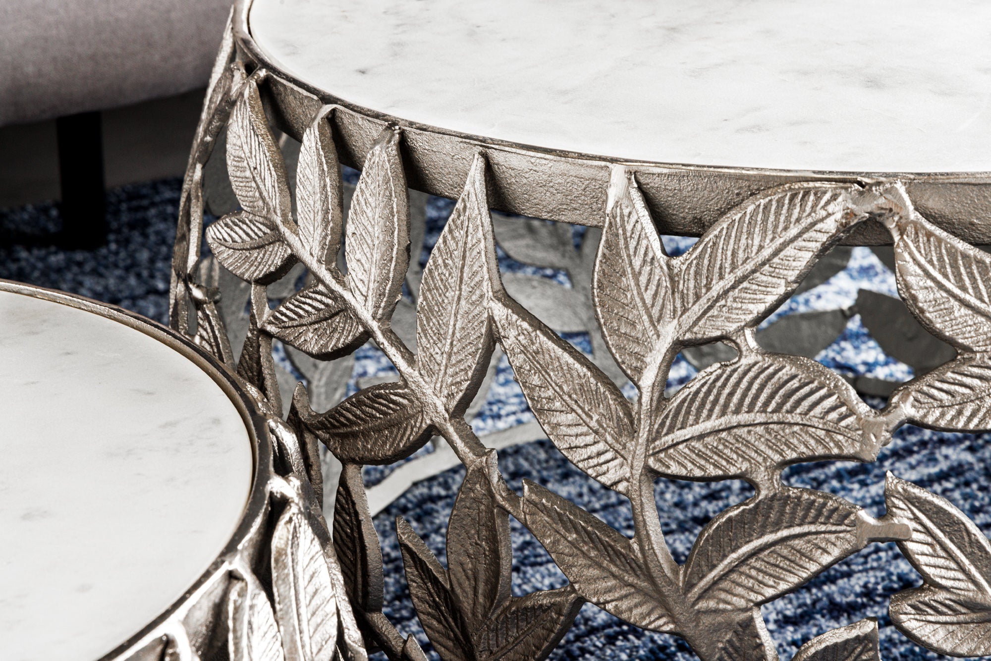 Set Of 2 Nesting Coffee Tables Abstract Leaf 54cm/68cm Metal Silver Marble White