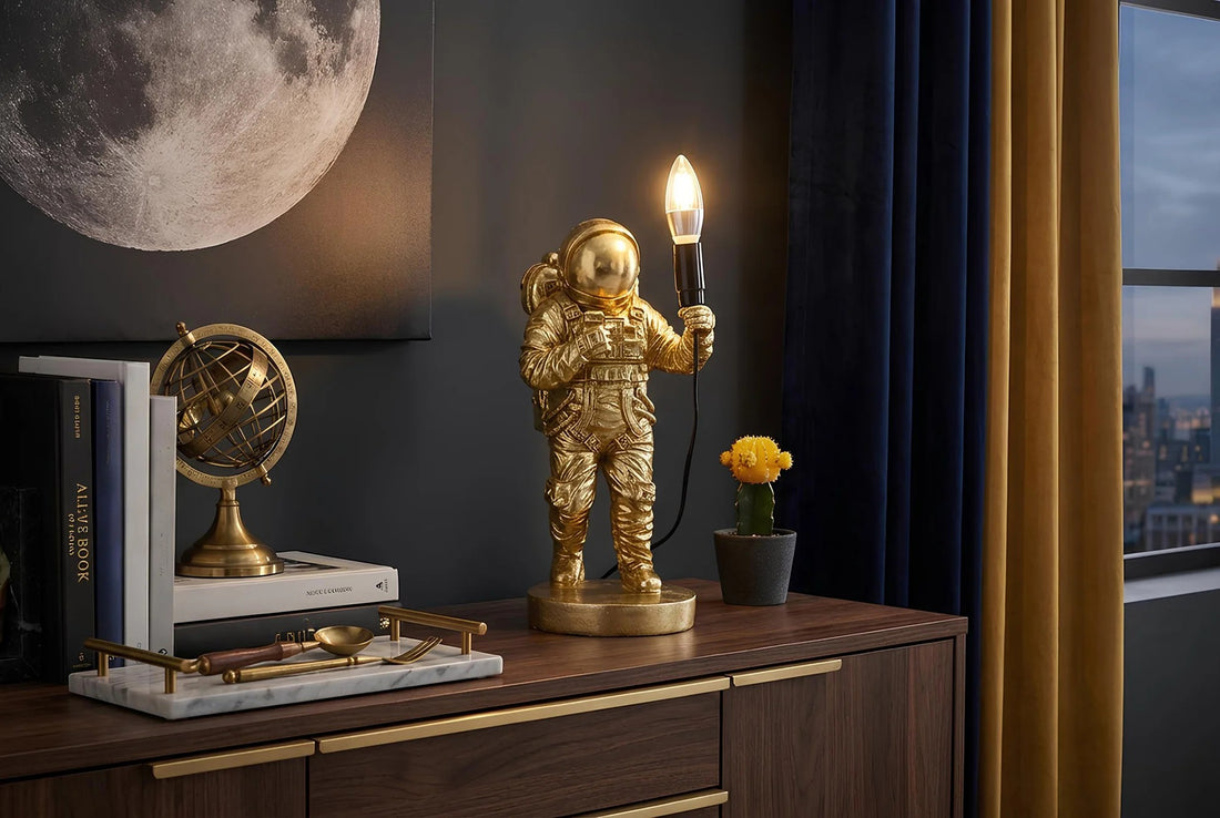 Table Lamp Astronaut 37cm Polyresin Gold