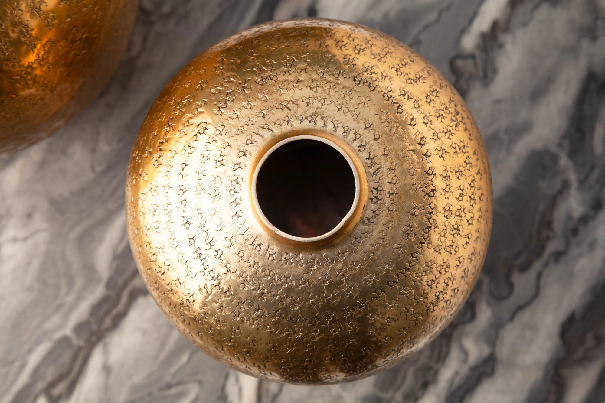 Set Of 2 Vases Oriental 27cm/33cm Metal Gold