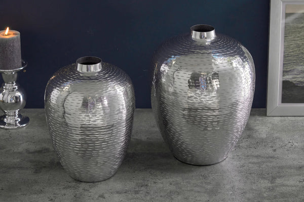 Set Of 2 Vases Oriental 27cm/32cm Hammered Metal Silver