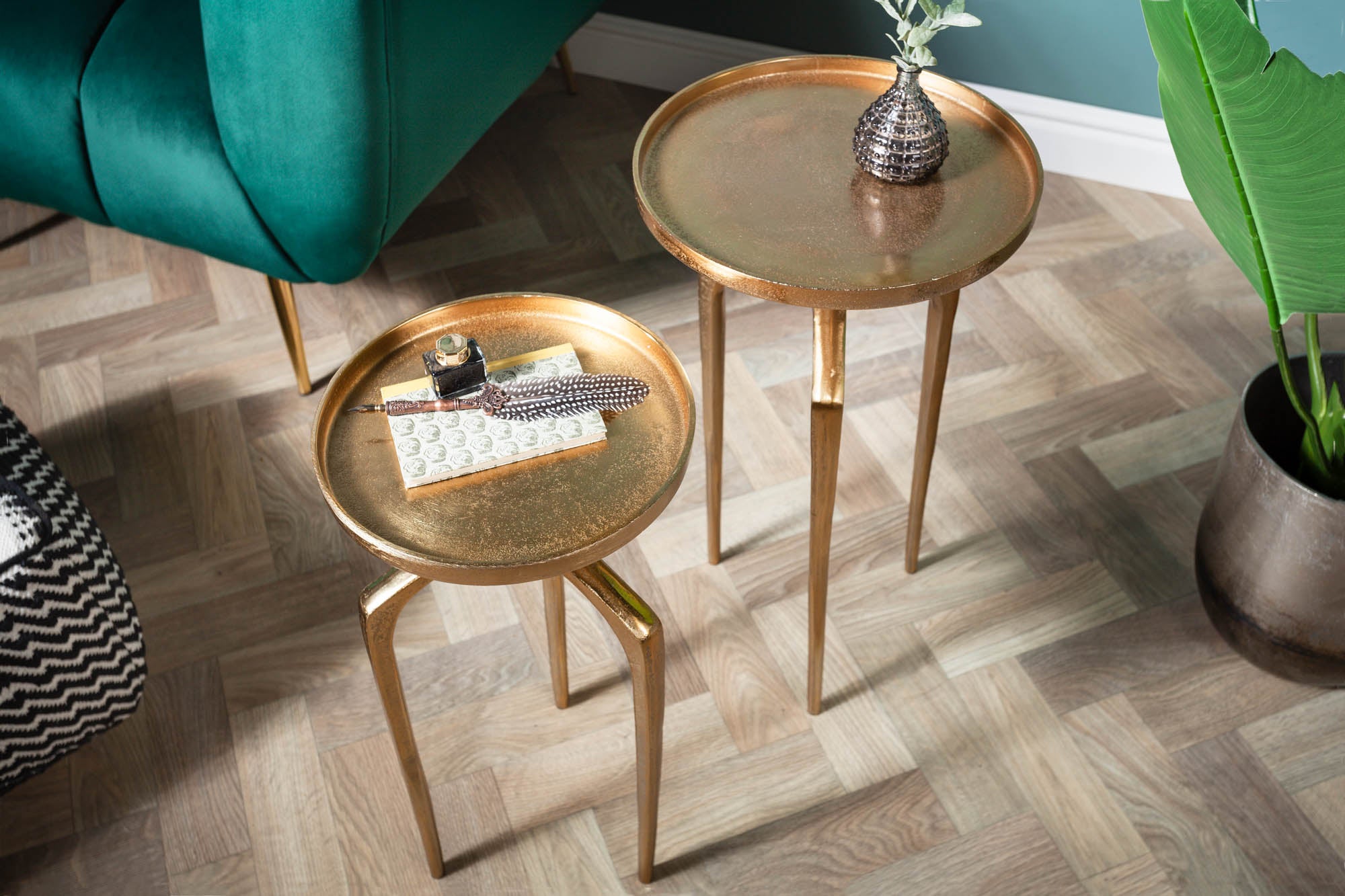 Set Of 2 Round Side Tables Abstract 54cm/59cm Metal Gold