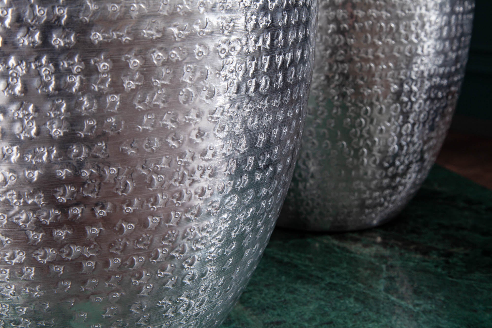 Set Of 2 Vases Oriental 27cm/33cm Metal Silver