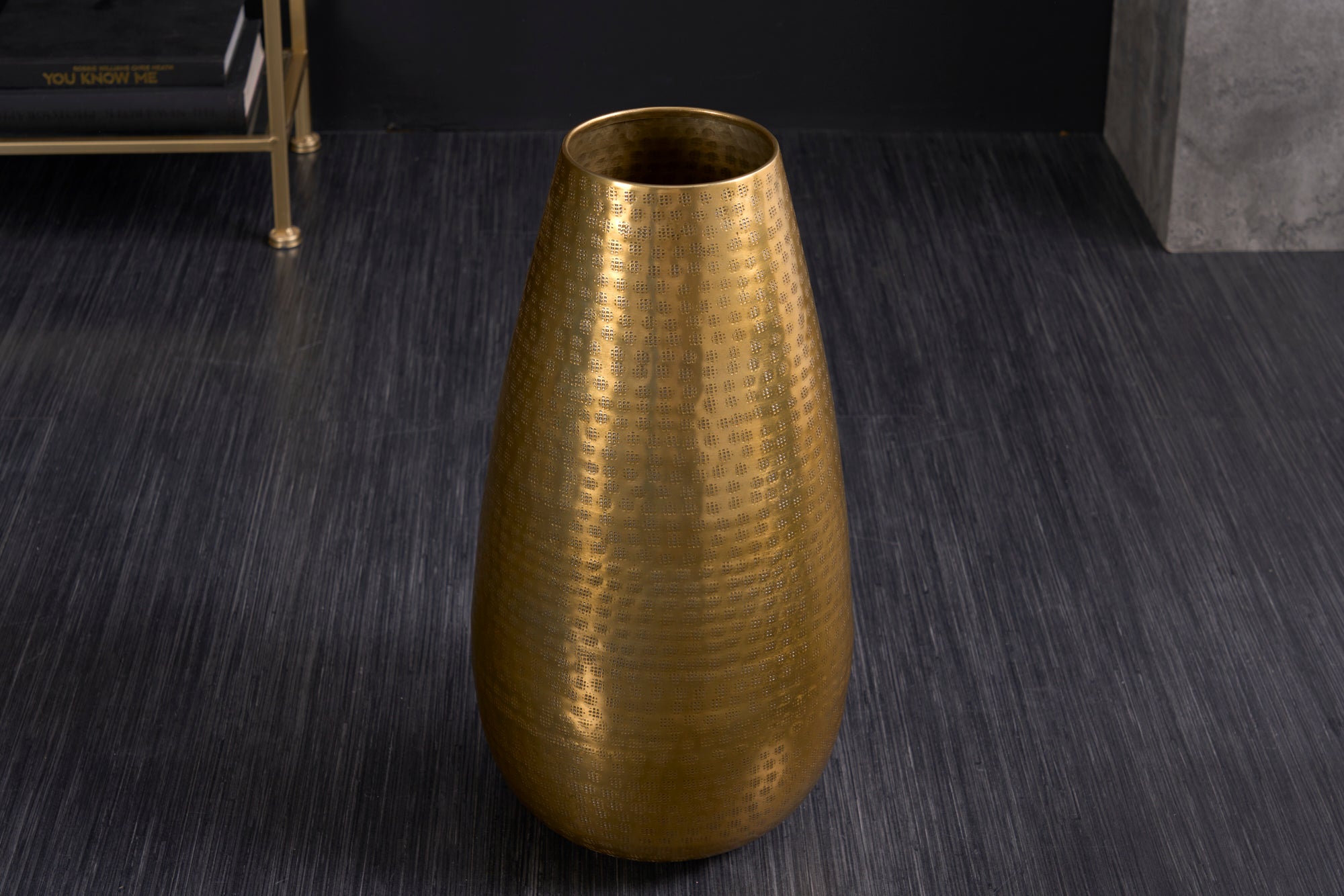 Vase Organic Orient 50cm Hammered Metal Gold